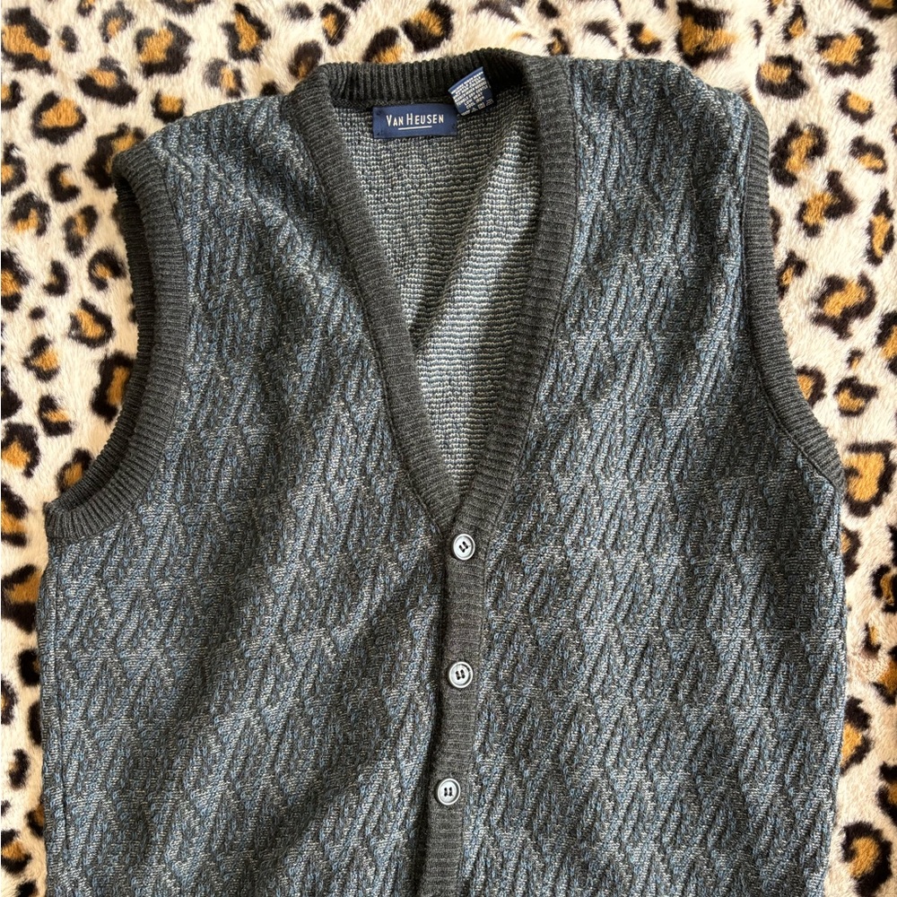 vest!